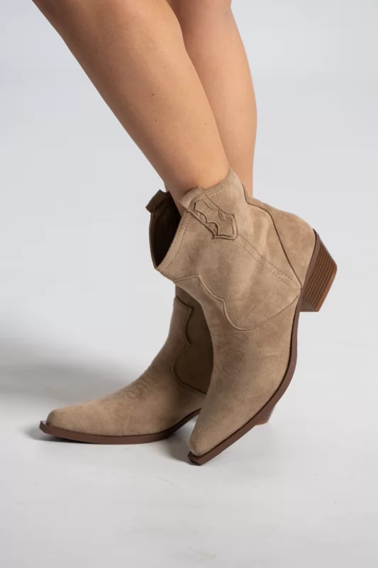 Cowboots Suede