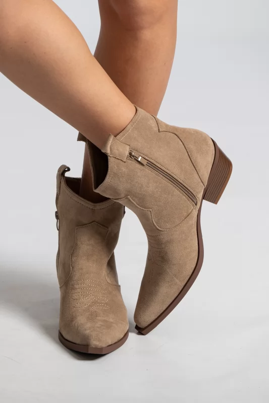 Cowboots Suede