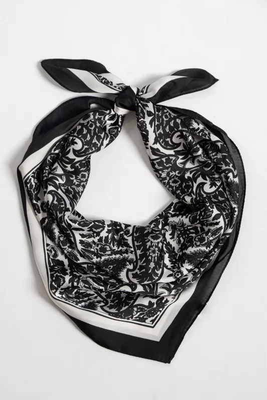 Scarf Floral Laurel