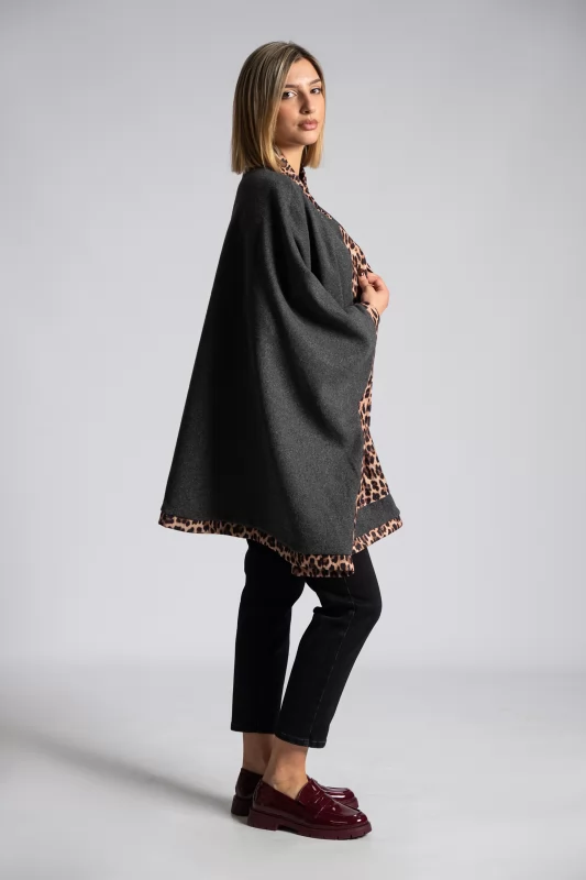 Poncho Animal Pattern Details